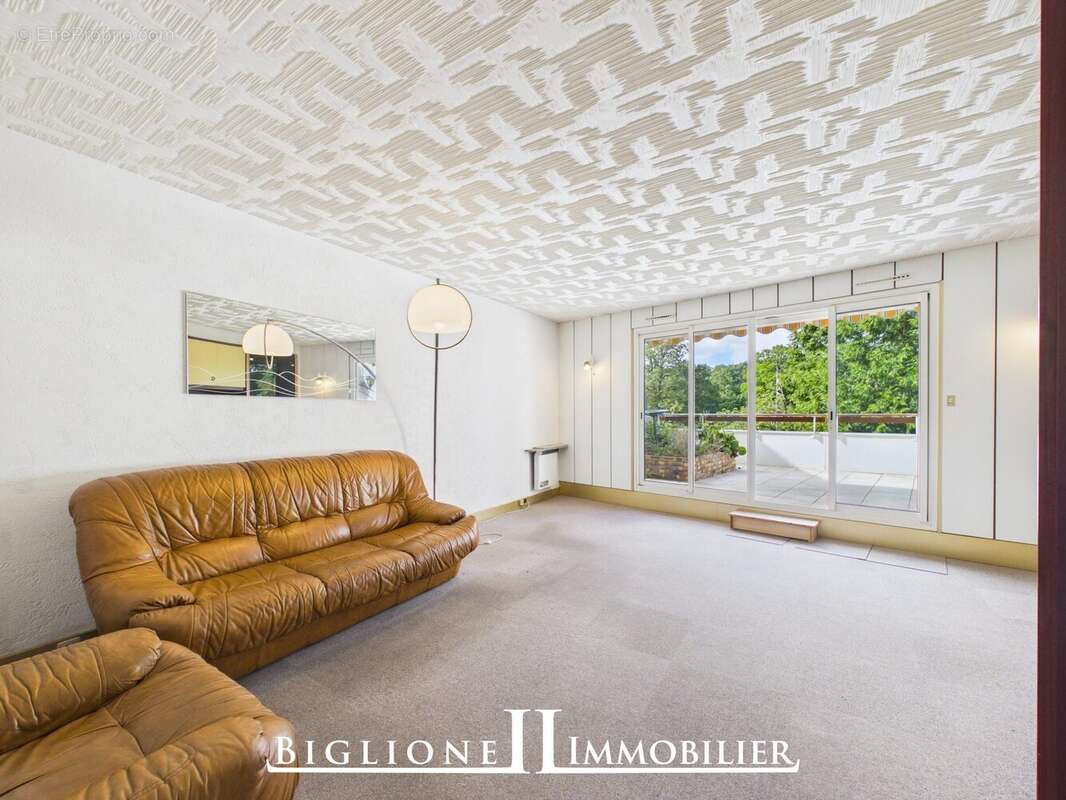 Appartement à COUBRON