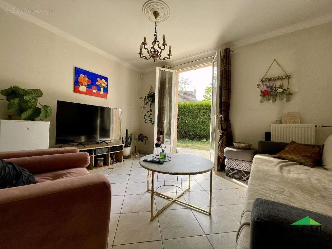 Maison à MERY-SUR-OISE