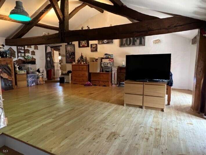 Maison à NANTEUIL-EN-VALLEE