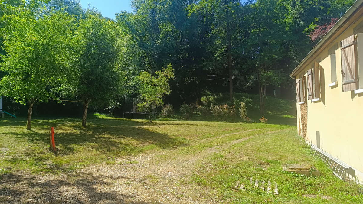 Maison à CHAMPAGNAC-DE-BELAIR