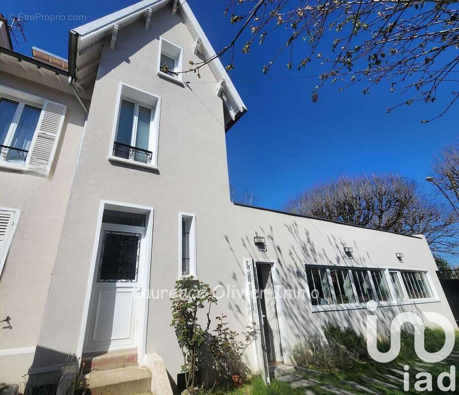 Photo 2 - Maison à SAINT-MAUR-DES-FOSSES