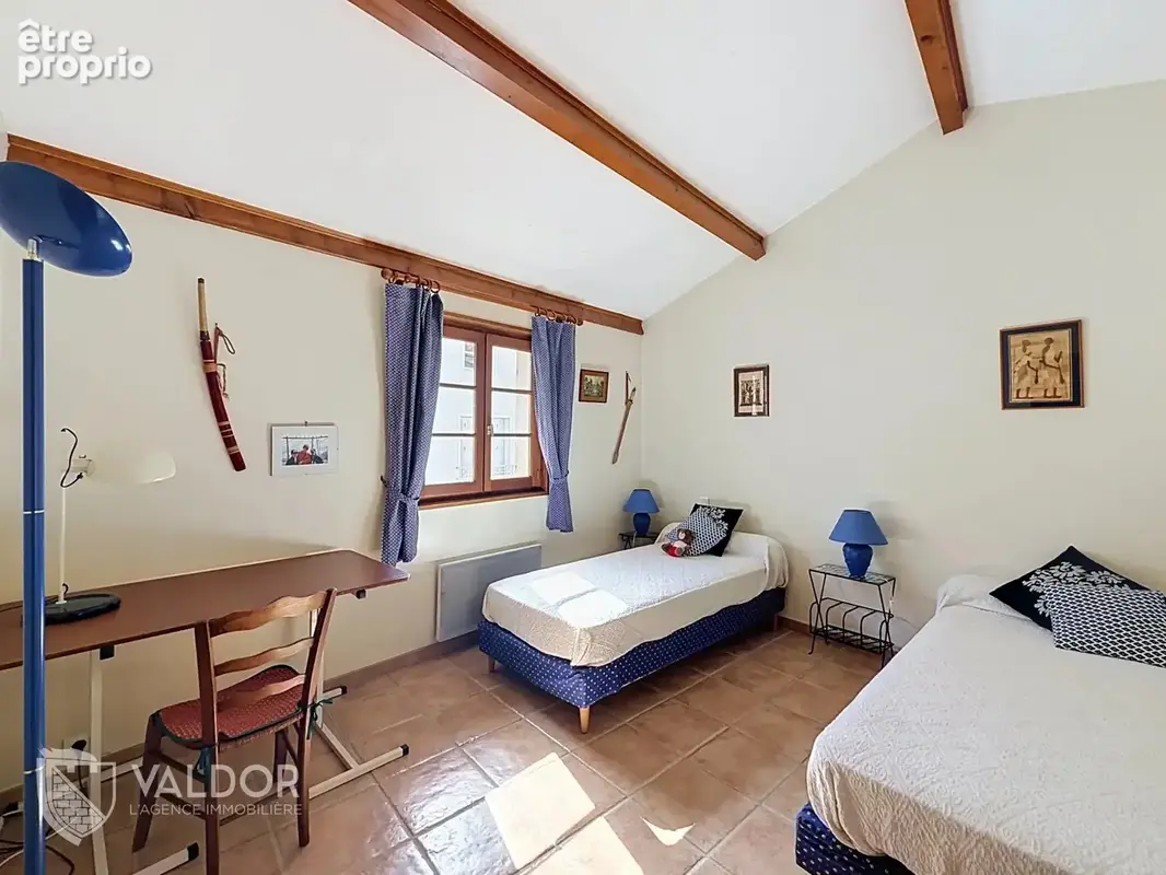 Deux logements et un garage à Montmerle S/S - photo 6