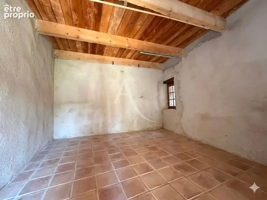 Remise sur deux niveaux au coeur du village - photo 3