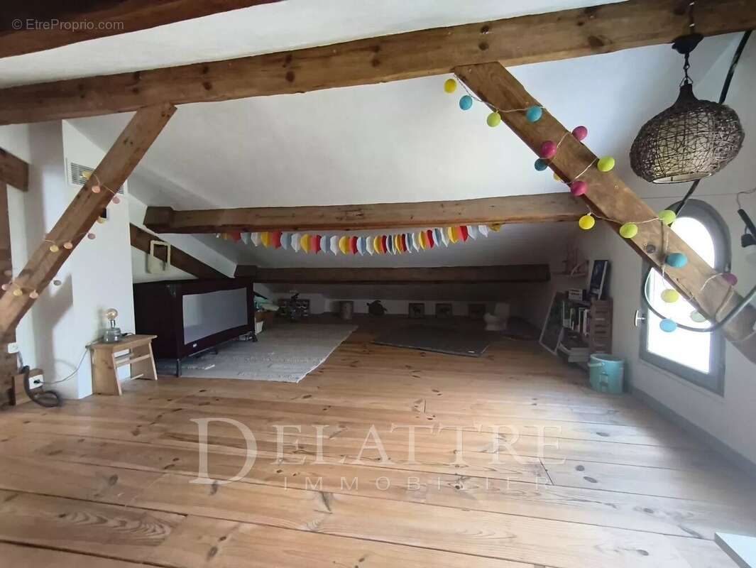 Maison à CHATEAUNEUF-GRASSE