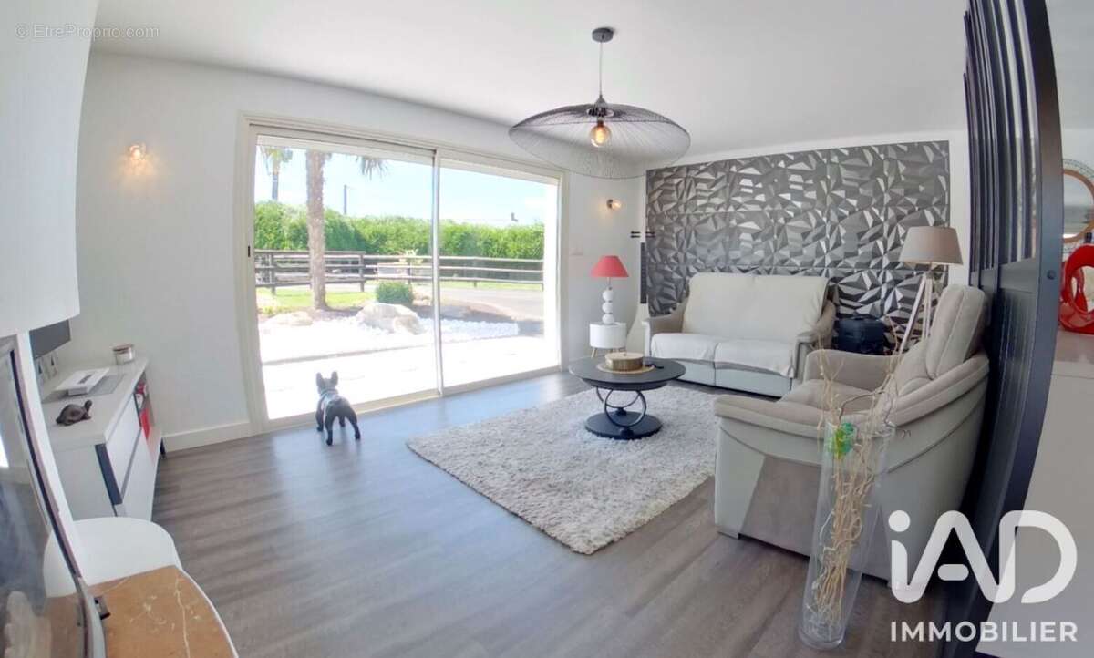 Maison 160 m² à Laval  - photo 9