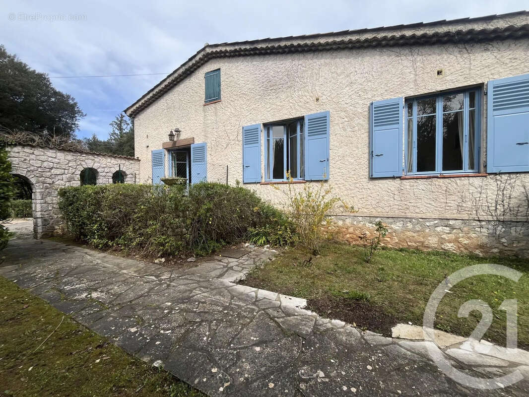 Maison à ROQUEFORT-LES-PINS