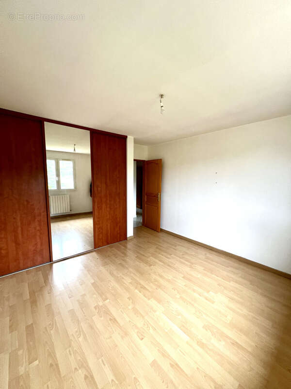 Maison à LAROQUE-DE-FA