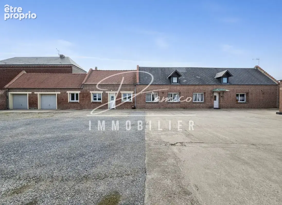 Maison 203 m² à Raillencourt-Sainte-Olle  - photo 2