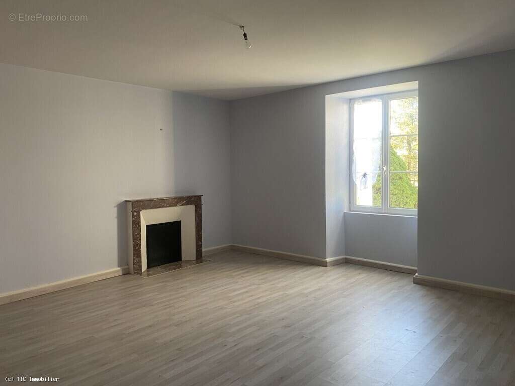 Maison à VILLEFAGNAN