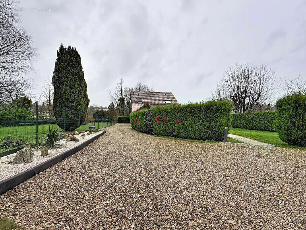 Maison à VIENNE-LE-CHATEAU