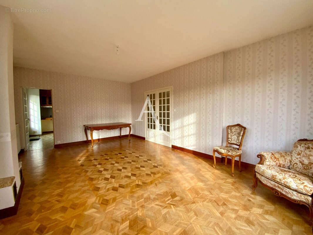 Maison à SAINT-SEVER-DE-SAINTONGE