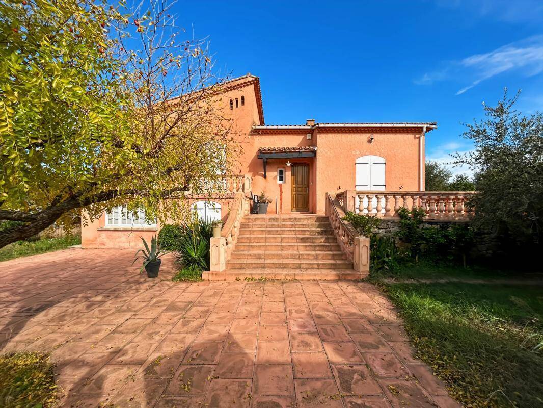 Maison à LAPALUD