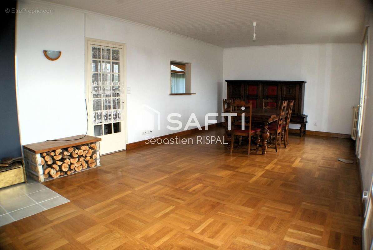 Maison 214 m² à Breuil-Barret  - photo 9