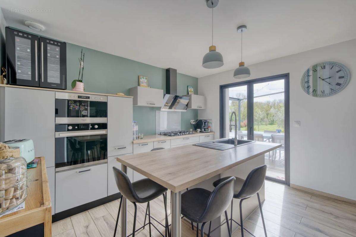 Maison à SAINT-JEAN-DE-LIVERSAY