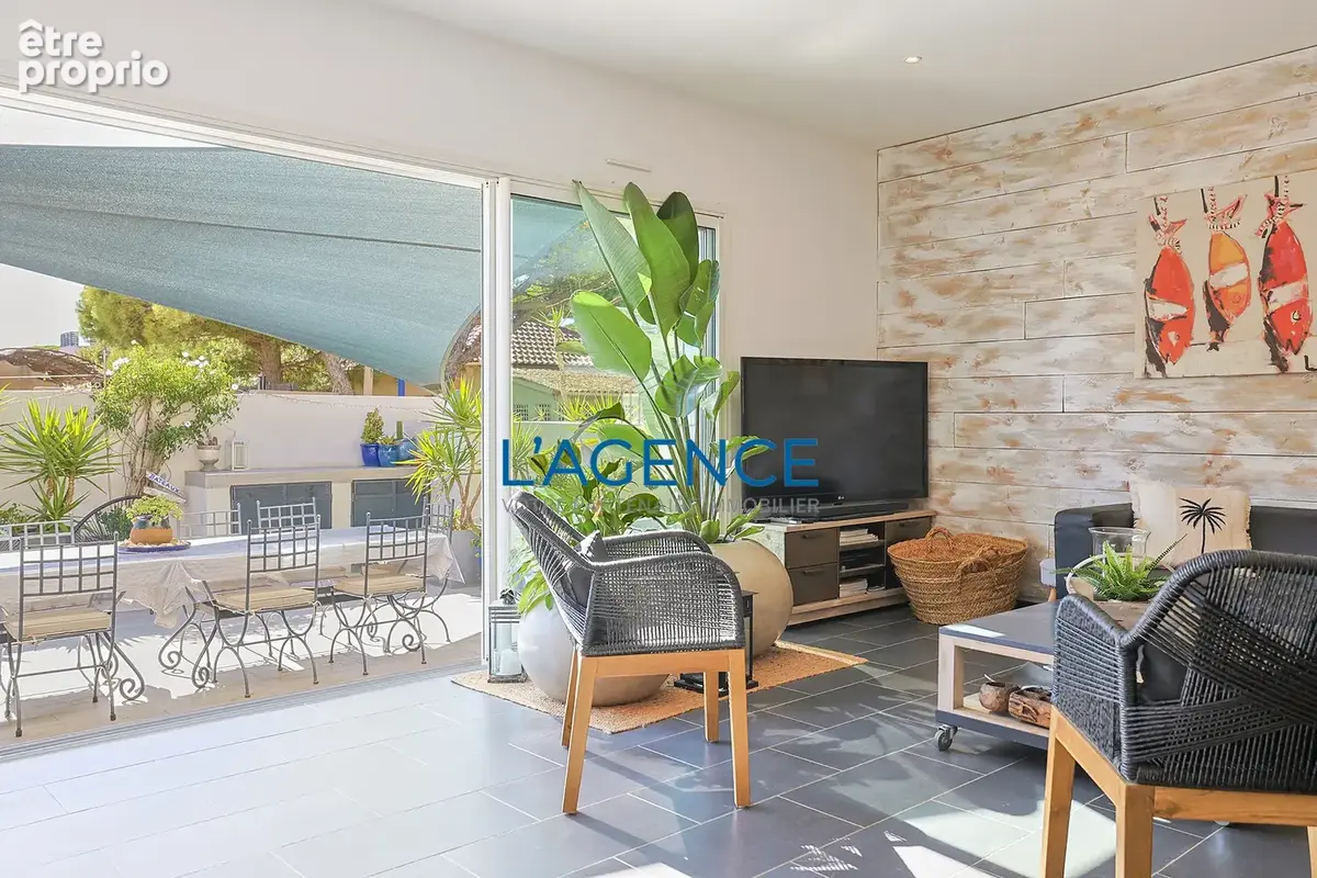 hyeres l'Ayguade villa individuelle de 170m2  a 2 pas de la plage - photo 4