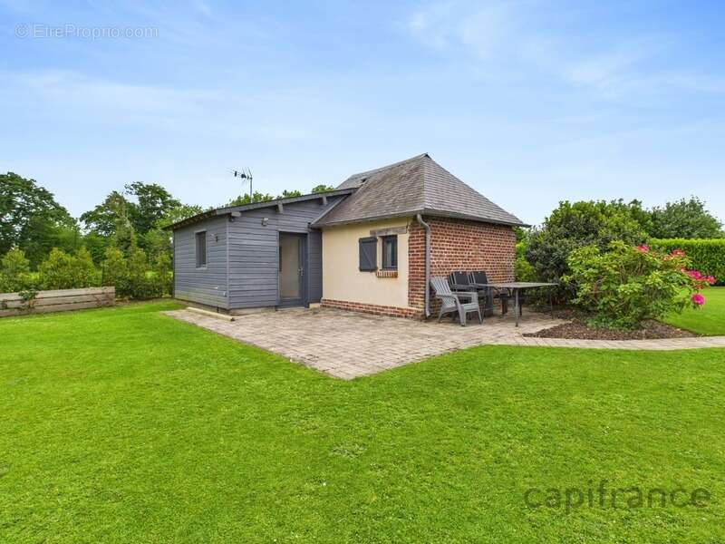 Maison à EQUEMAUVILLE