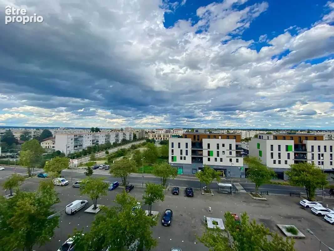Appartement  4 pièces avec balcon Bron - photo 5