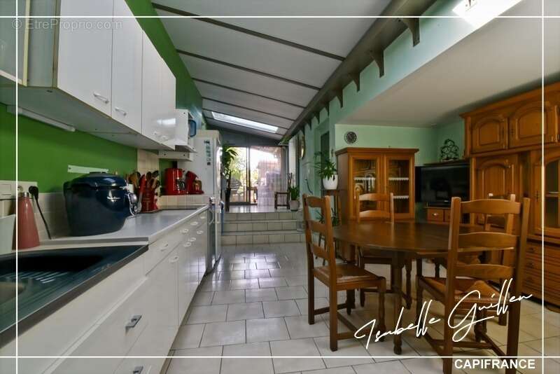 Maison à LE CHATELET