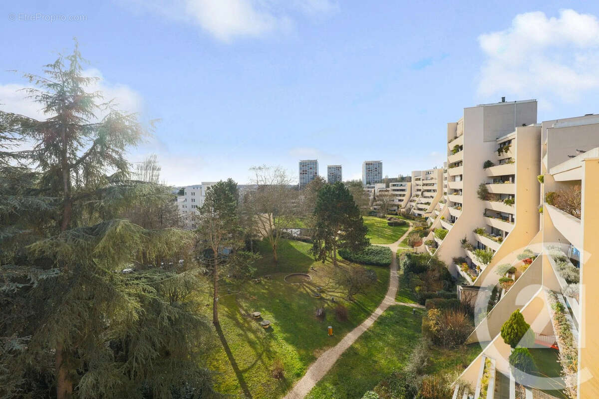 Appartement à VERRIERES-LE-BUISSON