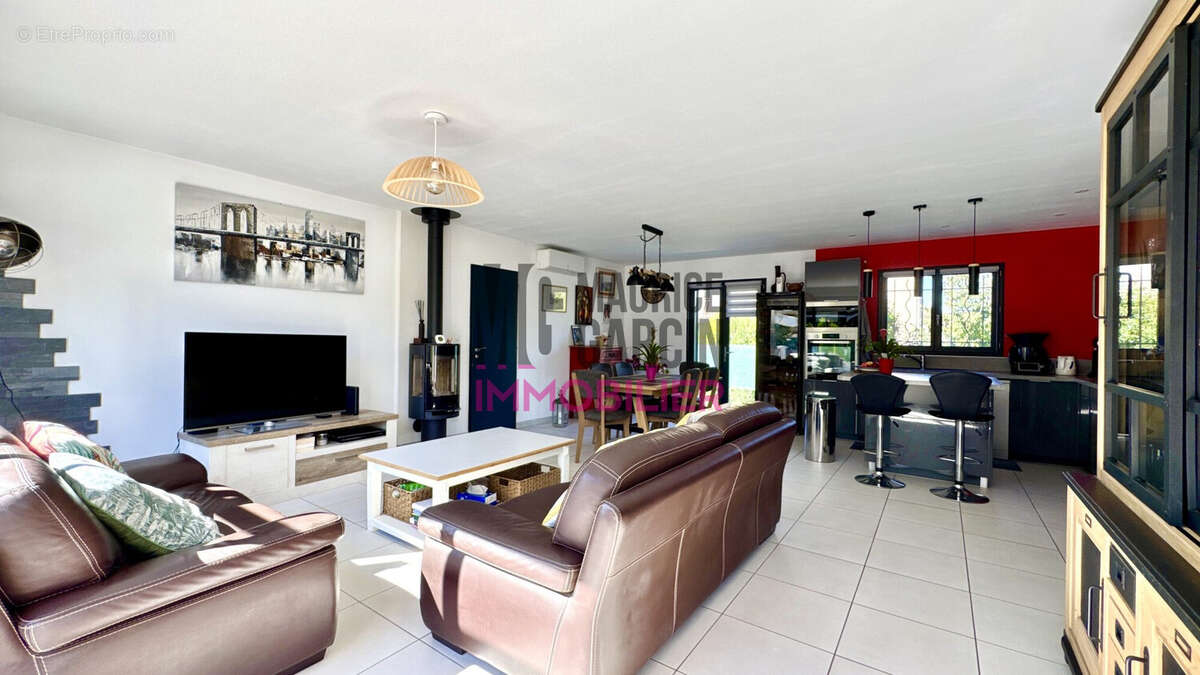 Maison à PERNES-LES-FONTAINES