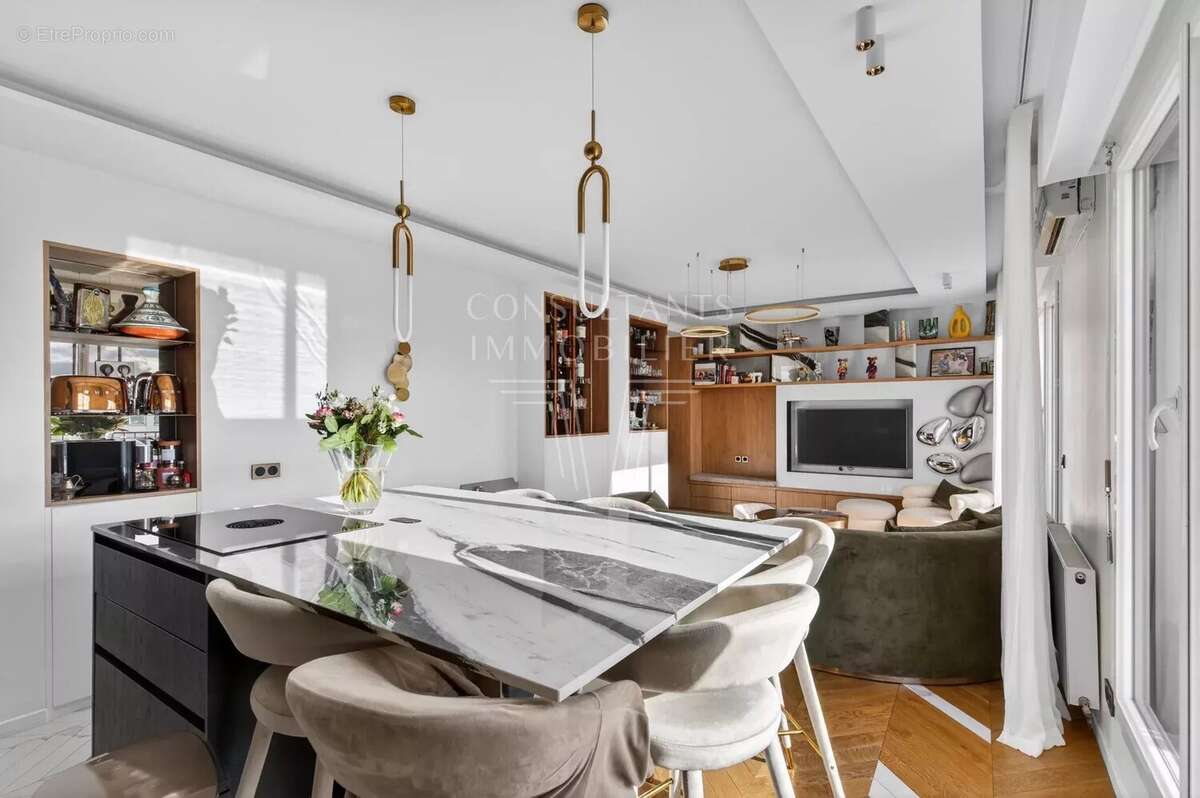 Appartement à NEUILLY-SUR-SEINE