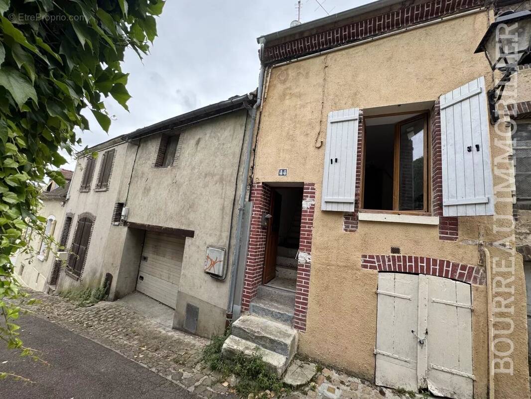 Maison à JOIGNY