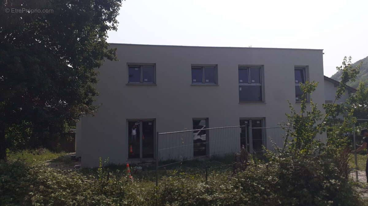 Maison à ECHIROLLES