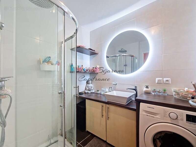 Appartement à SCIENTRIER