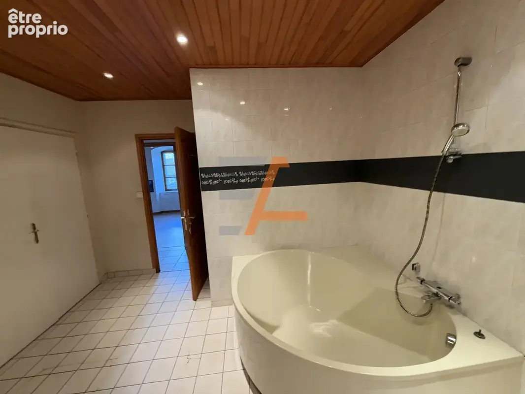 Immeuble de rapport   centre de saint-julien-chapteuil - photo 8
