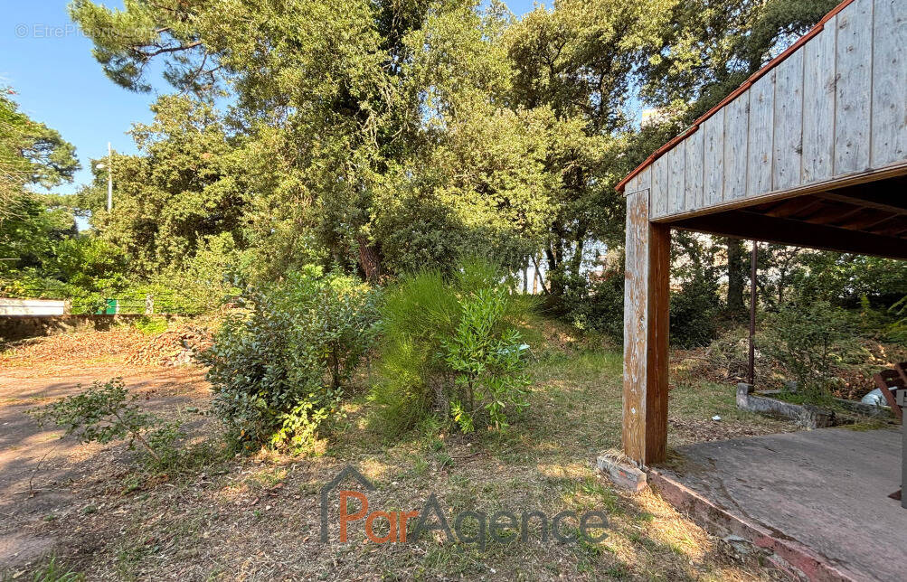 Terrain à VAUX-SUR-MER