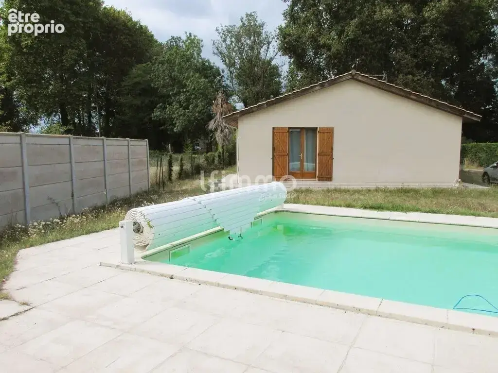 Belle maison de plain-pied avec piscine chauffée et panneaux so - photo 8