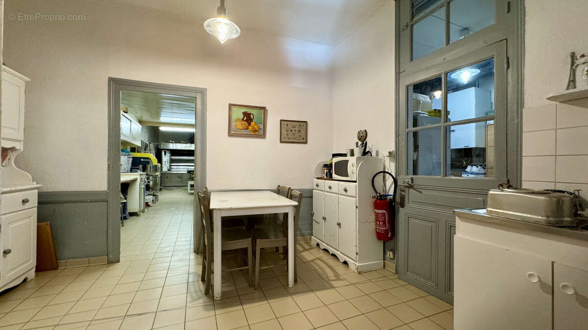 Commerce à SAINT-YORRE