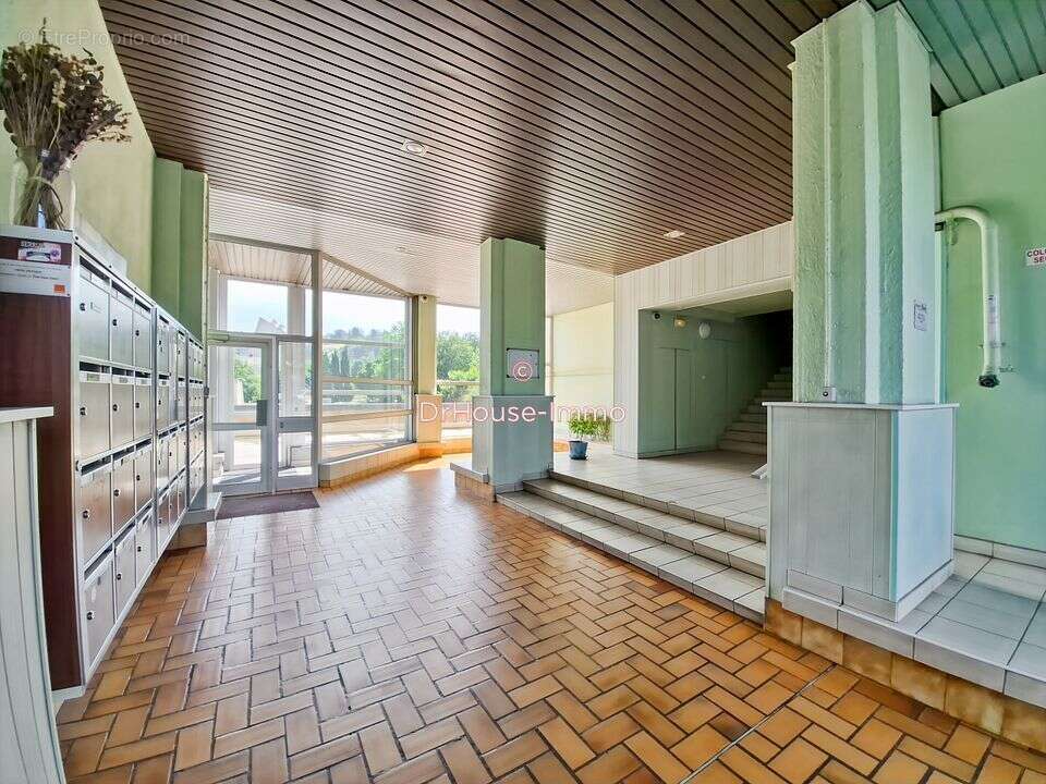 Appartement 78 m² à Firminy  - photo 9