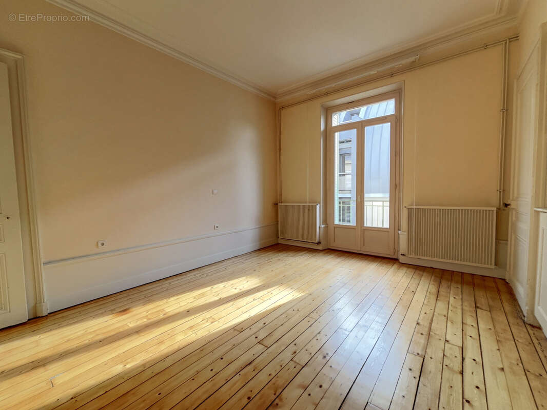 Appartement à AIX-LES-BAINS