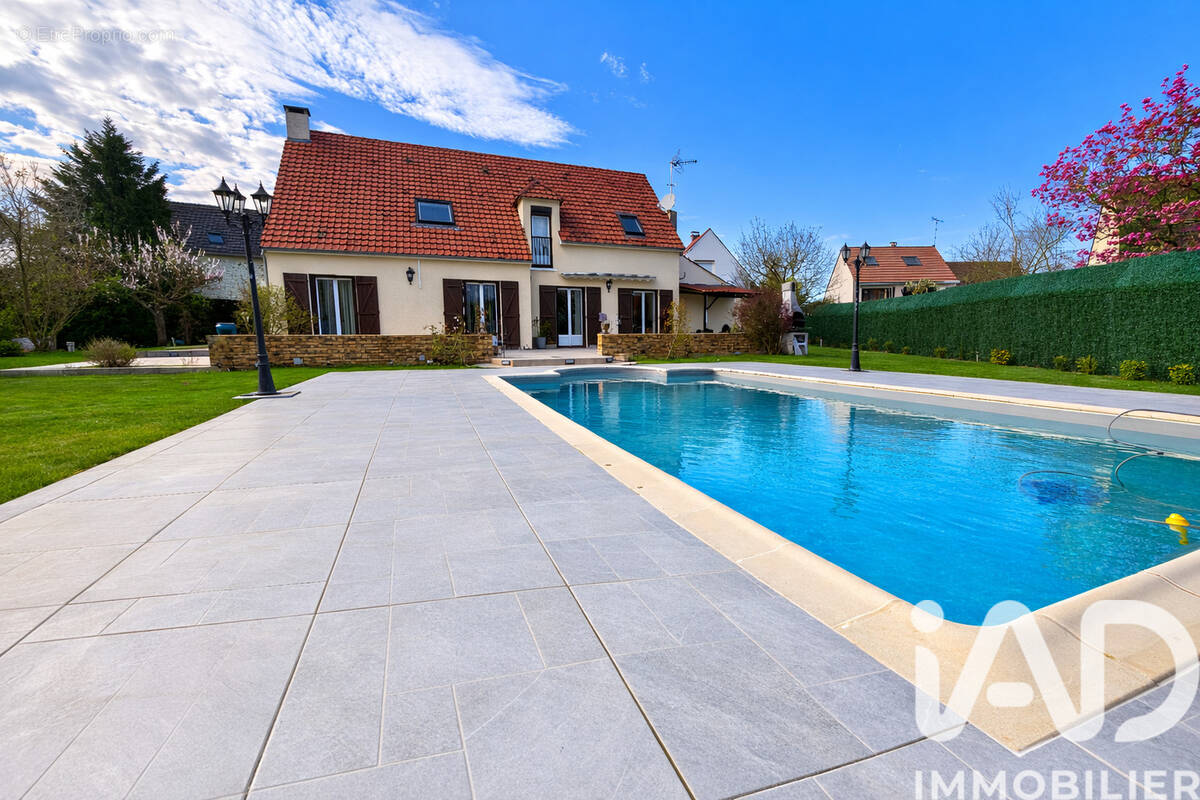 Photo 1 - Maison à SAINT-FARGEAU-PONTHIERRY