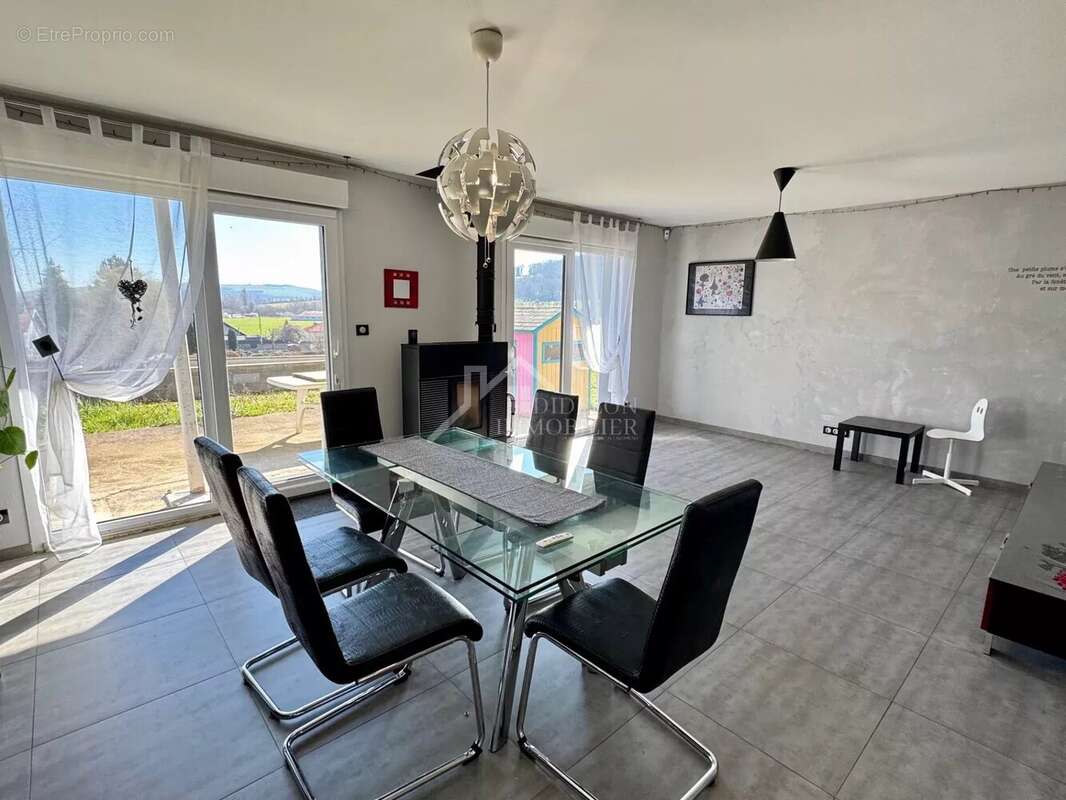 Maison à JEZAINVILLE