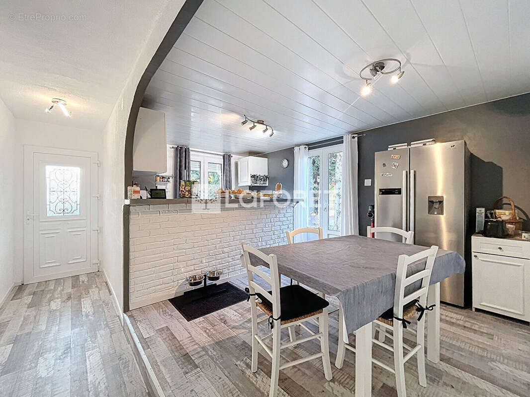 Maison à CAUSSES-ET-VEYRAN