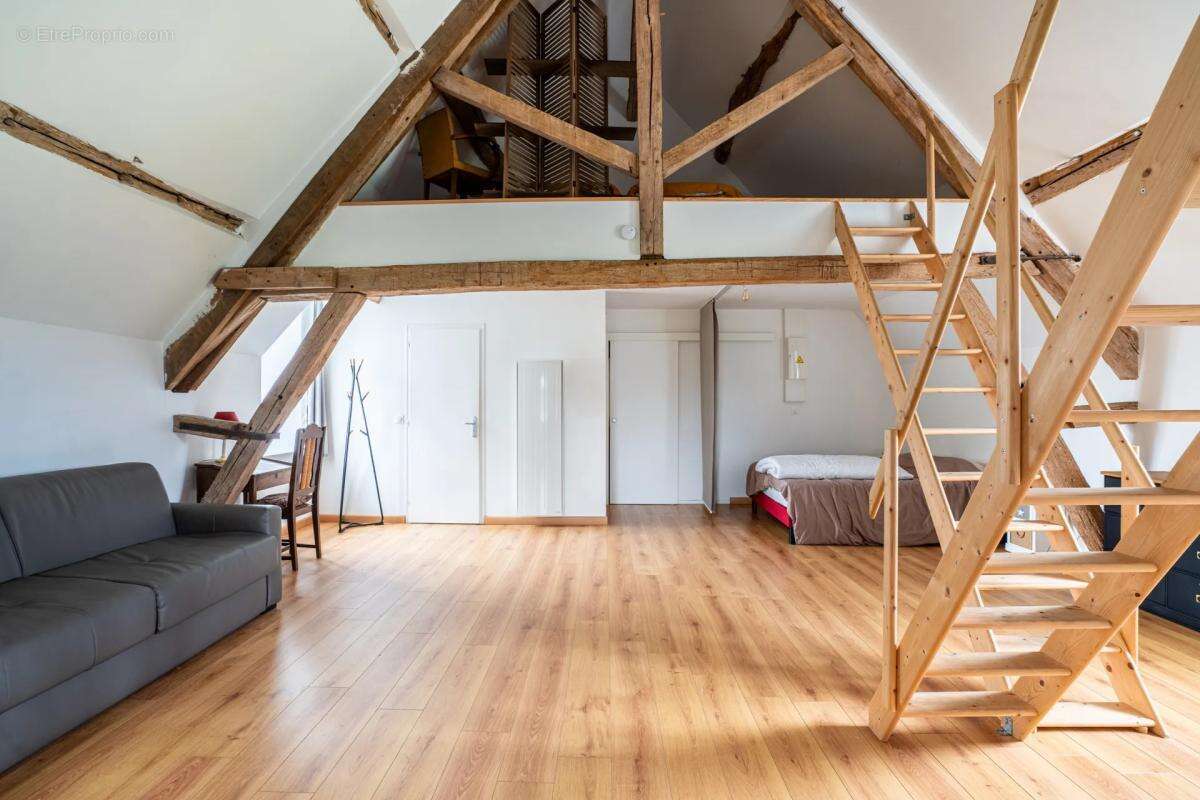 Maison à VITRY-AUX-LOGES