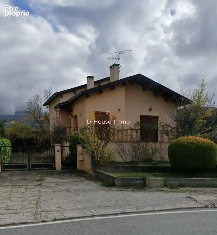Maison à OSSEJA