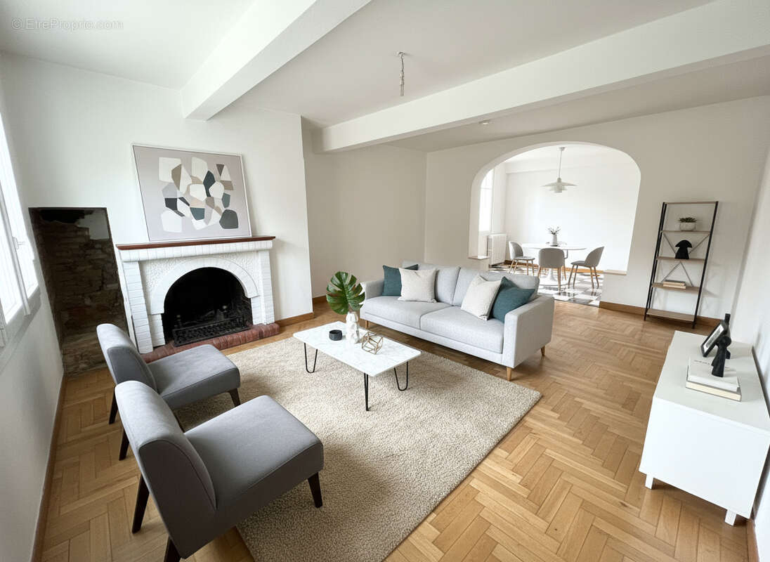Maison à LACROIX-FALGARDE