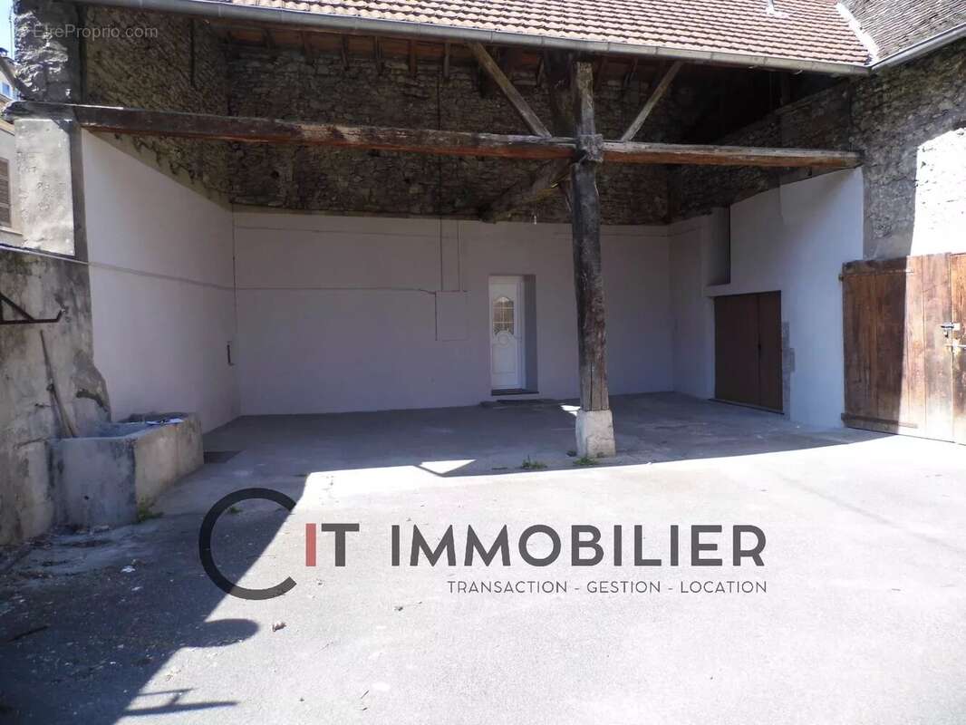 Maison à MORESTEL