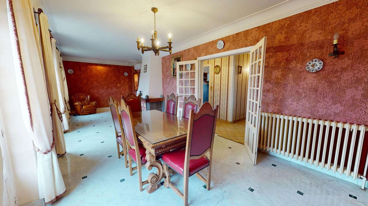 Maison à VARENNES-VAUZELLES