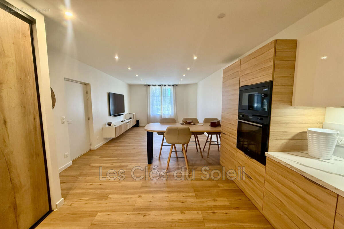 Appartement à HYERES