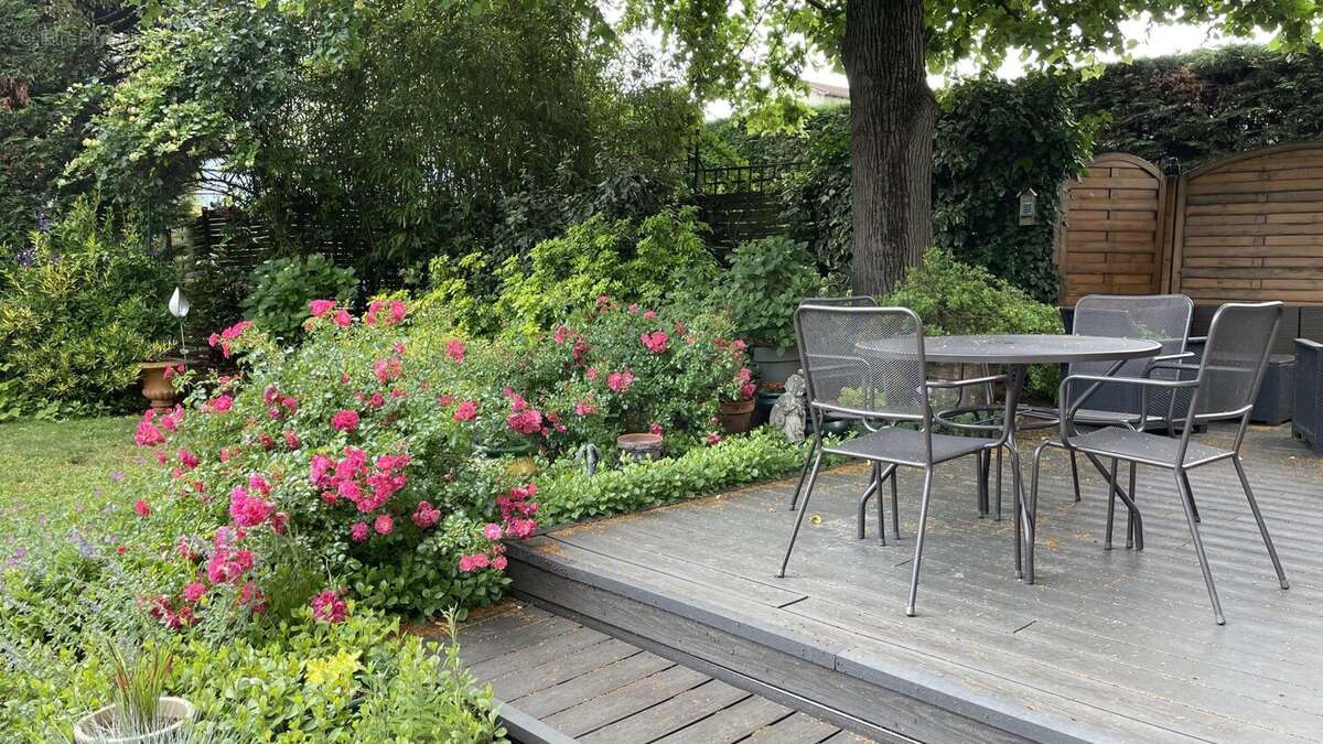 Maison à SAINT-ETIENNE-DES-OULLIERES