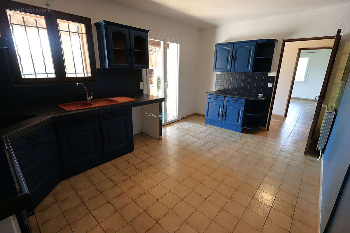 Maison à SAINT-CEZAIRE-SUR-SIAGNE