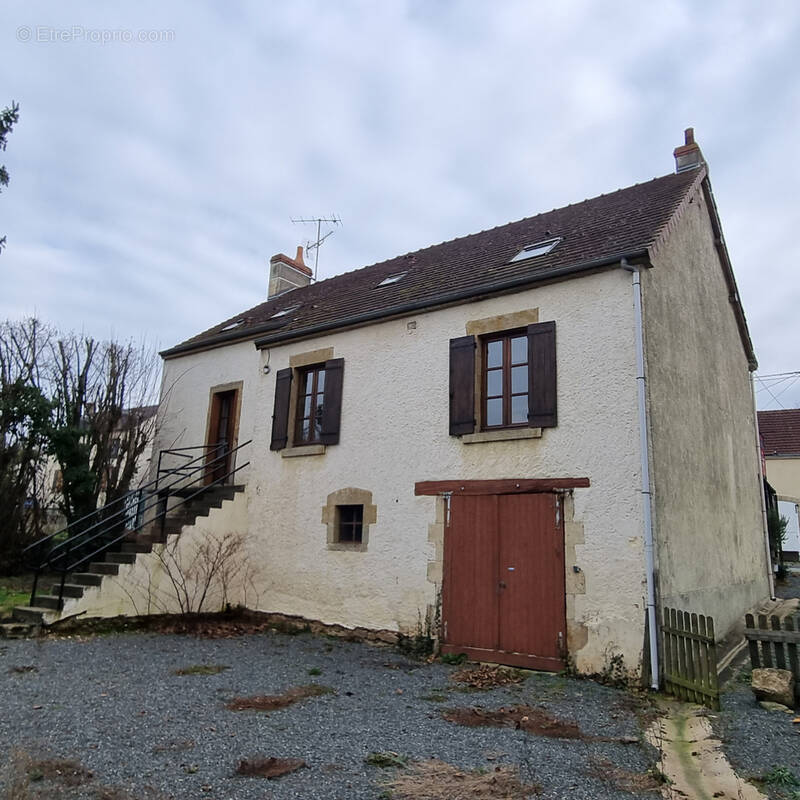 Maison à MONTGIVRAY