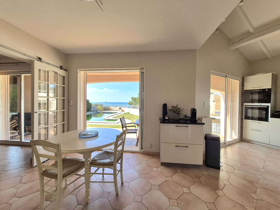 Maison à SAUSSET-LES-PINS