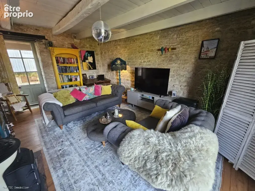 Belle maison en pierre au cœur du village pittoresque de Nanteuil-en-Vallée - photo 12