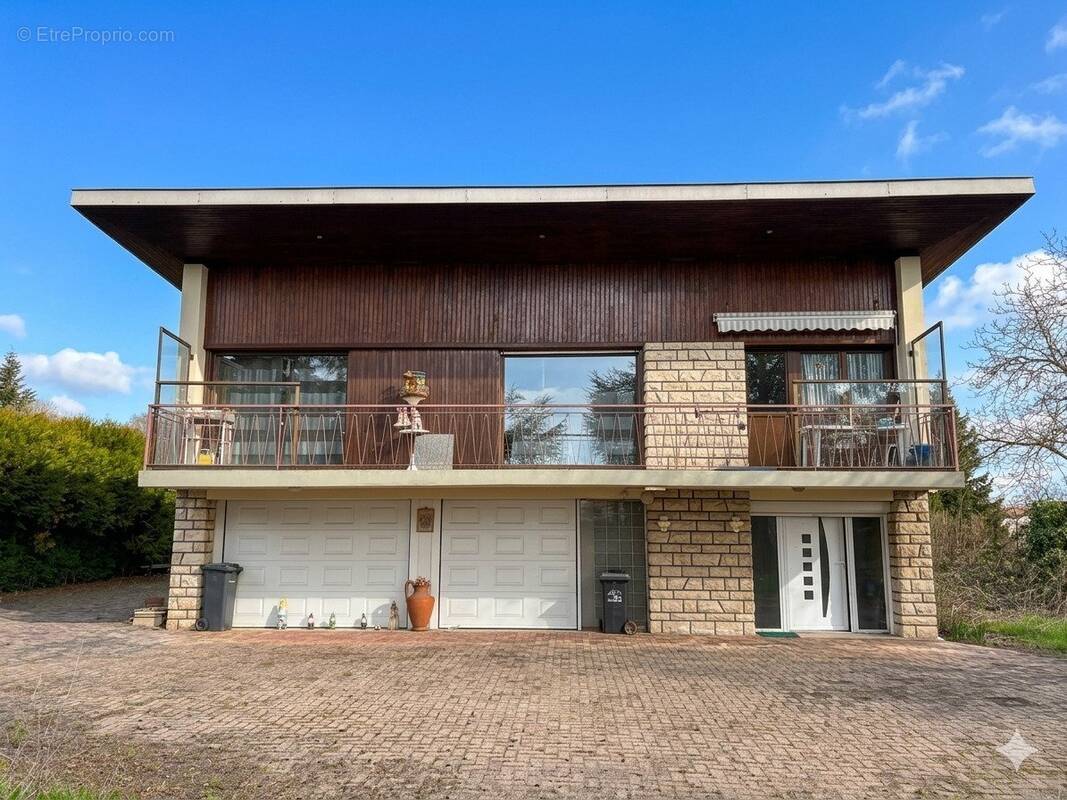 Maison à GONDREVILLE