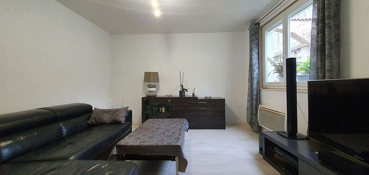 Commerce à SOUCIEU-EN-JARREST